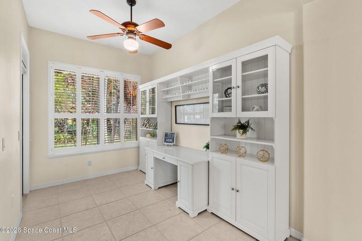 Office nook or seating area