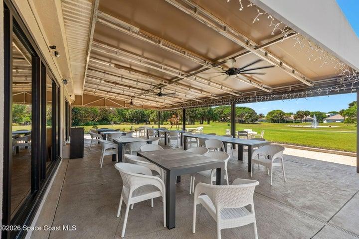 Outdoor Restaurant Seating