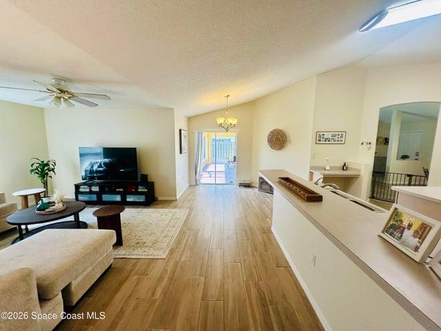 Living Room / Kitchen