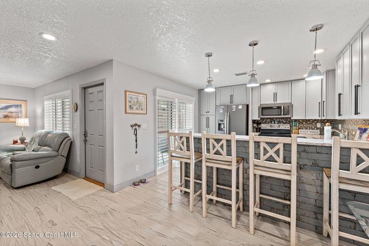 Off-Kitchen Dining