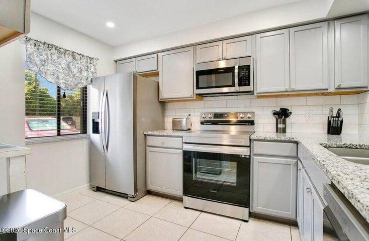 154 San Juan Circle, Melbourne, FL, 32935 photo 3