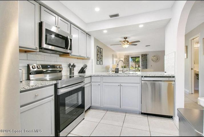 154 San Juan Circle, Melbourne, FL, 32935 photo 4