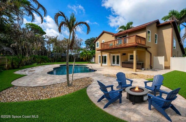 Plenty of space for entertaining and watching the moonrise by the fire pit.
