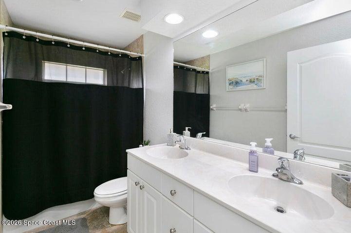 2nd bathroom