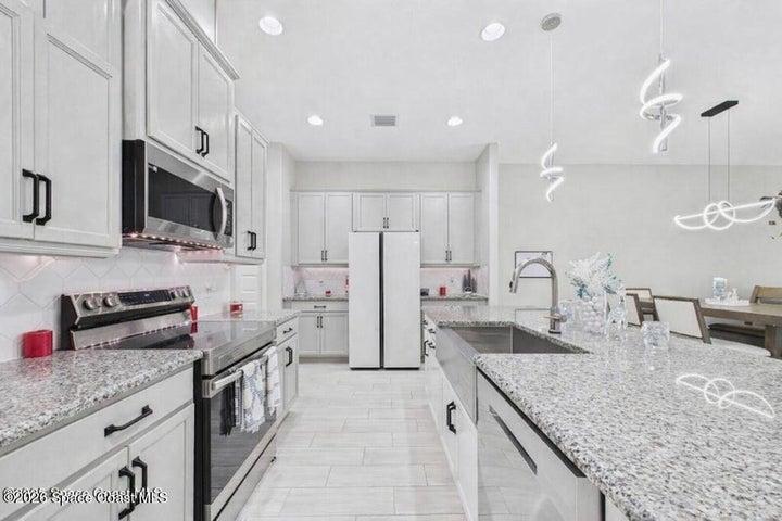 2940 Avalonia Drive, Melbourne, FL, 32940 photo 5