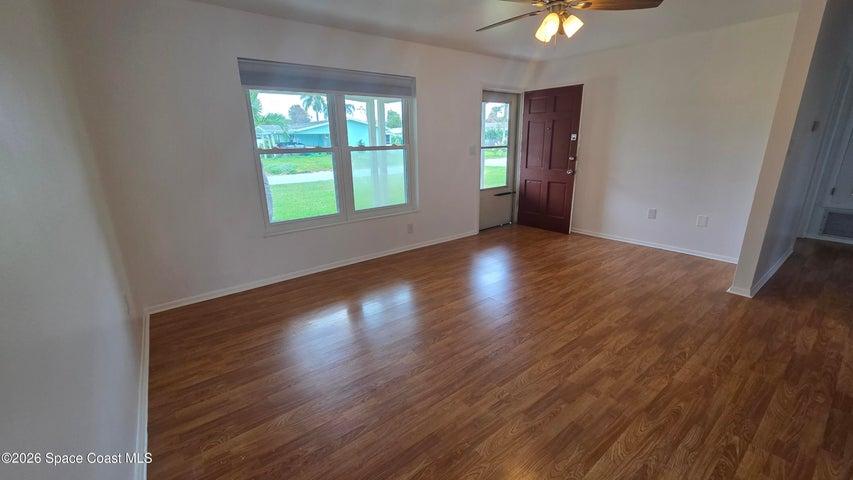 NO CARPET!