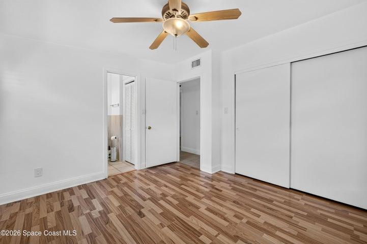 Second ensuite Bedroom