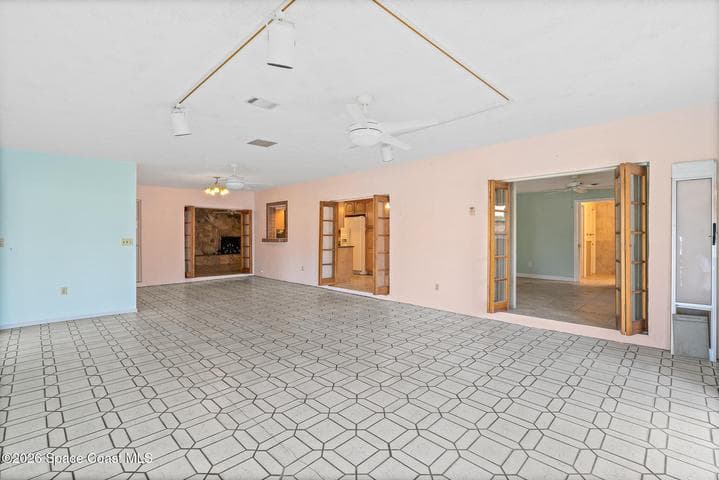 HUGE SPACE!!