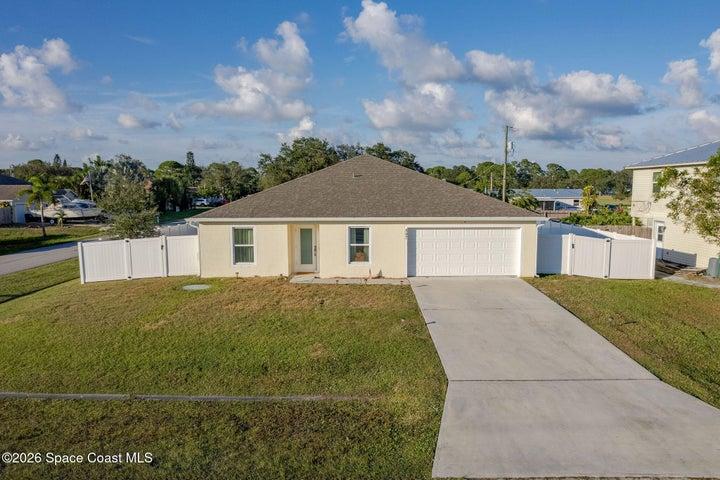 597 NW Kilpatrick Avenue, Port St. Lucie, FL, 34983 photo 3