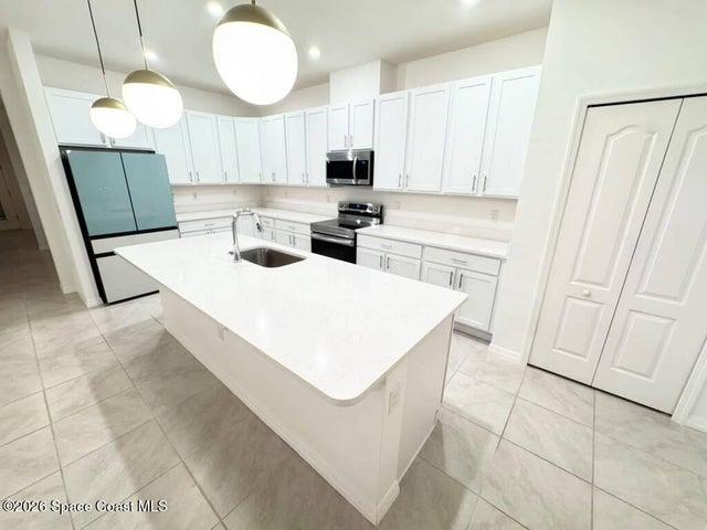 Quartz Counters.