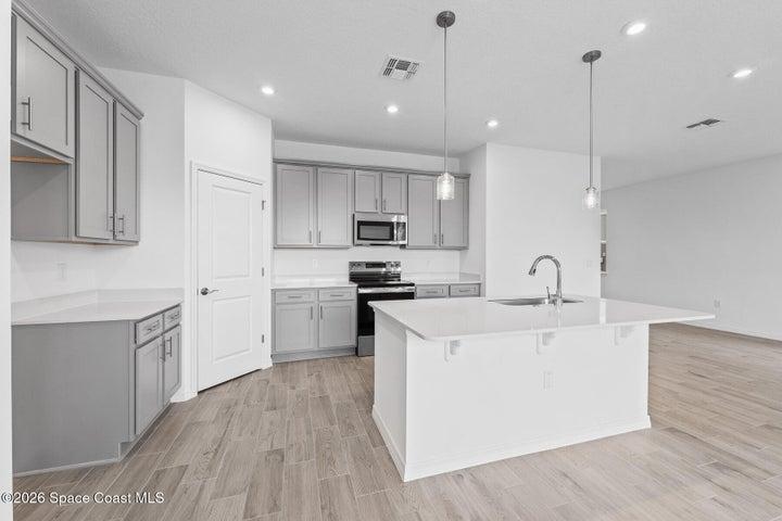 806 Castleford Avenue NE, Palm Bay, FL, 32905 photo 3