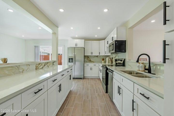 2333 Meadow Cove Boulevard, Melbourne, FL, 32935 photo 4
