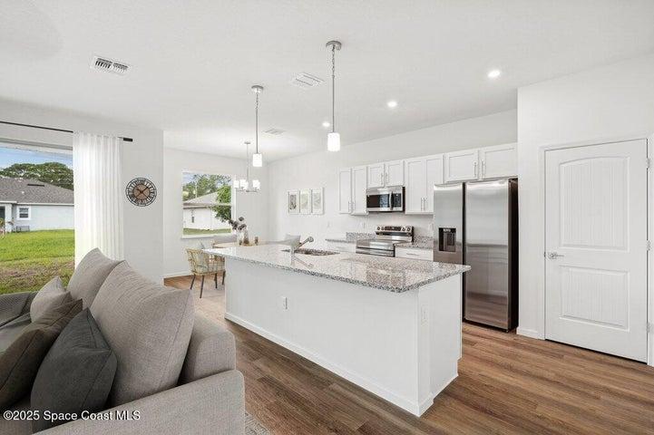 Kitchen / Living