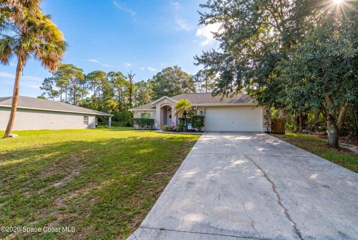 585 Sea Fury Avenue SW, Palm Bay, FL, 32908 photo 2