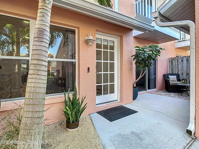 Entry w/ front patio