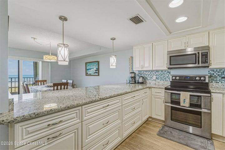 545 Garfield Avenue 401, Cocoa Beach, FL, 32931 photo 5