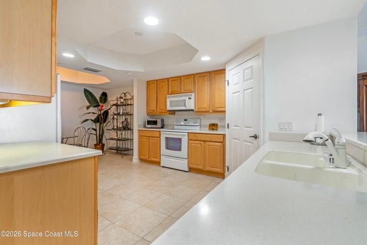 7 Indian River Avenue 406, Titusville, FL, 32796 photo 5