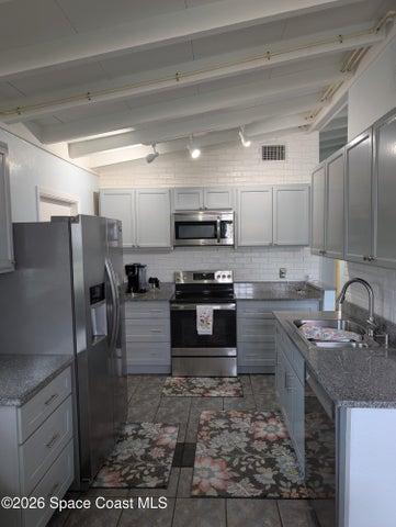 Modern aesthetic while maintaining the mid century charm