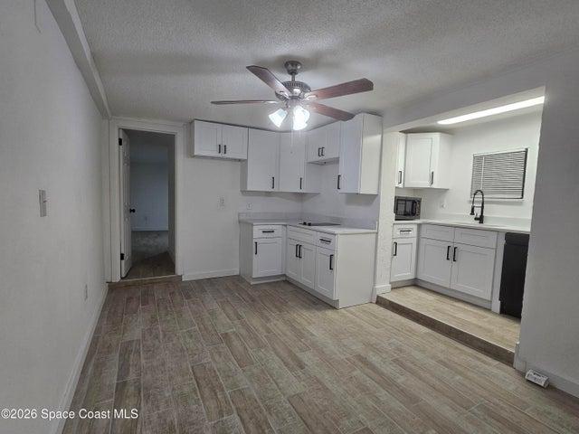 Mother in law/ studio Kitchen