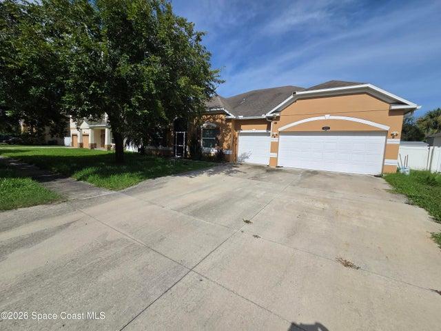 557 L M Davey Lane, Titusville, FL, 32780 photo 4