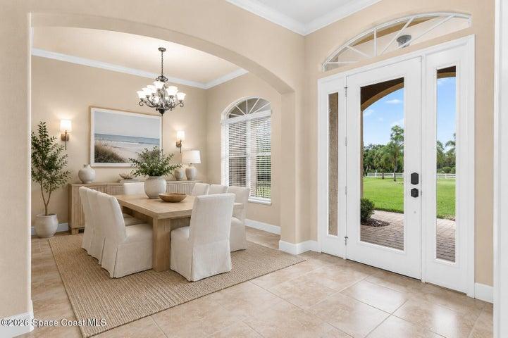 dinning room/ entry
