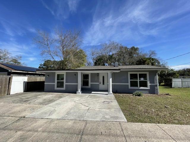 415 S Robbins Avenue A/B/C, Titusville