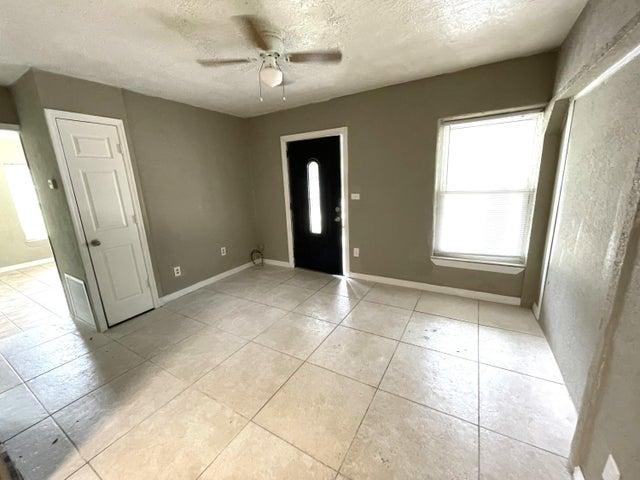 415 S Robbins Avenue A/B/C, Titusville, FL, 32796 photo 2