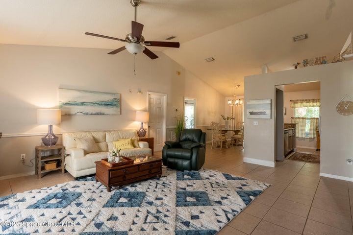 8175 101st Court, Vero Beach, FL, 32967 photo 5