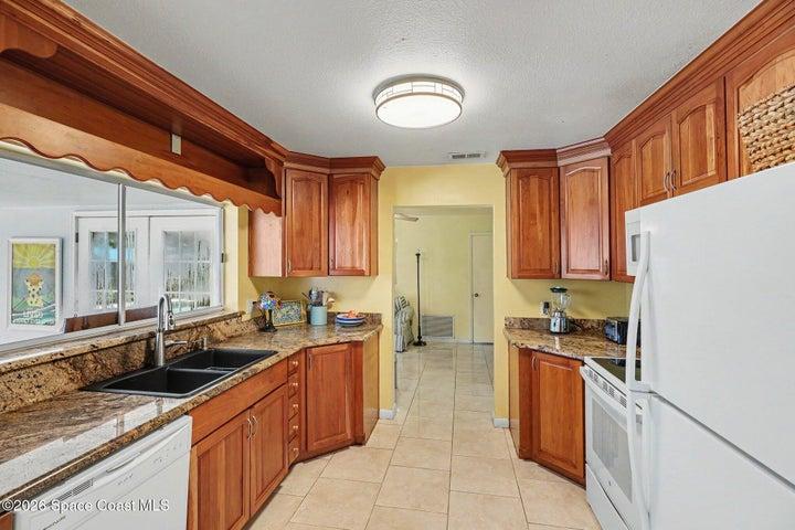 575 Glenwood Avenue, Satellite Beach, FL, 32937 photo 4