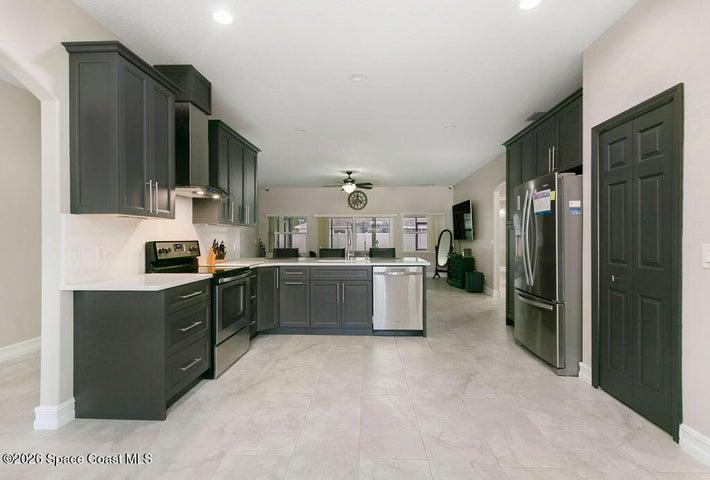 426 Oakleaf Street SW, Palm Bay, FL, 32908 photo 2