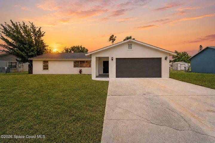 901 Grandeur Street SE, Palm Bay
