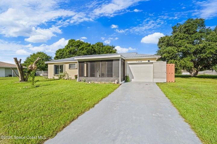 1038 Hooper Avenue NE, Palm Bay