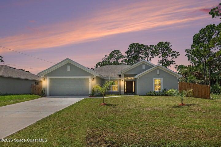 556 Trumpet Street SW, Palm Bay