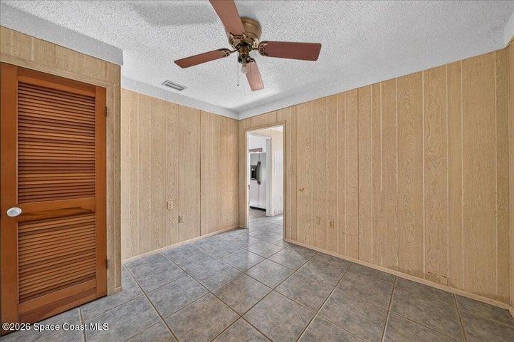 room to the right of the front door