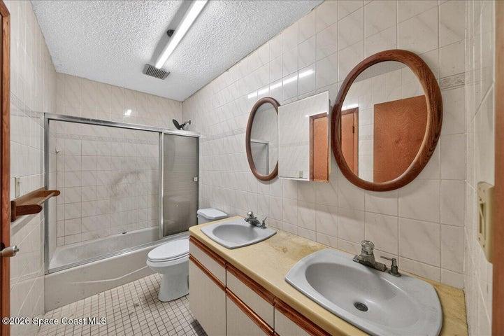 Bathroom Tub/Shower combo