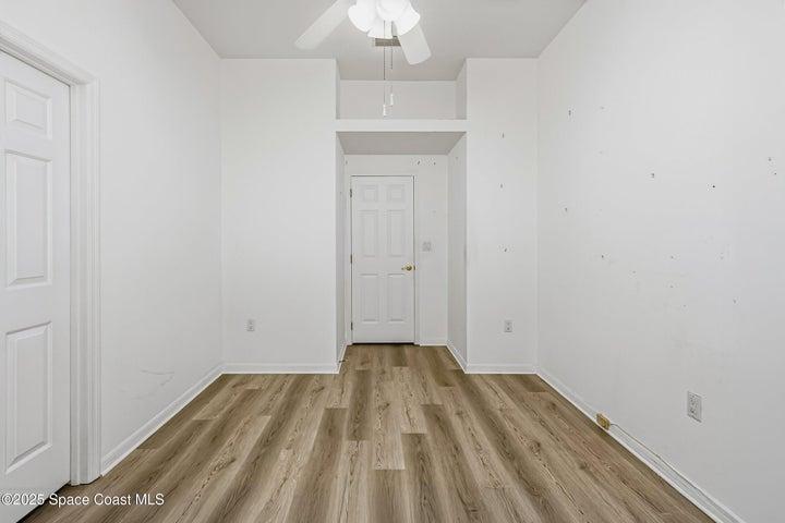 Room has a large walk in closet