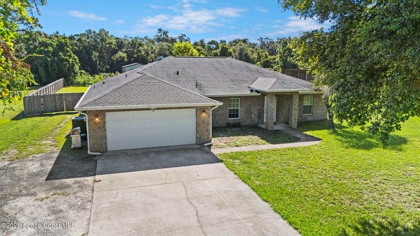 5735 Palm Street, Mims