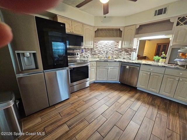 4880 Lake Waterford Way W 3-220, Melbourne, FL, 32901 photo 3