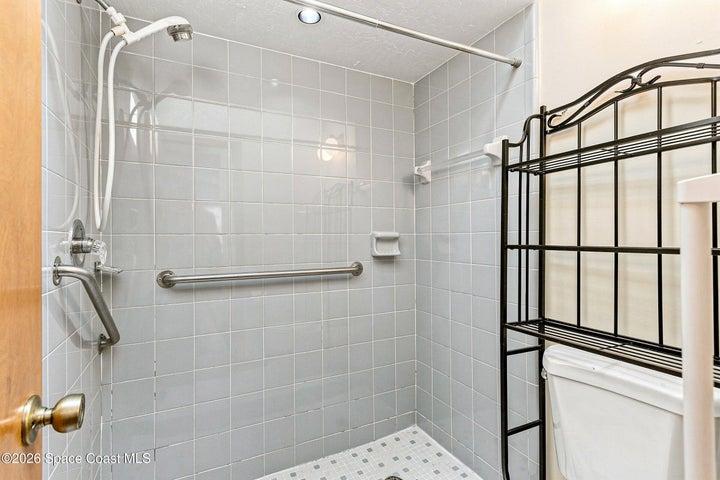 910 Cross Lake Drive, Melbourne, FL, 32901 photo 13
