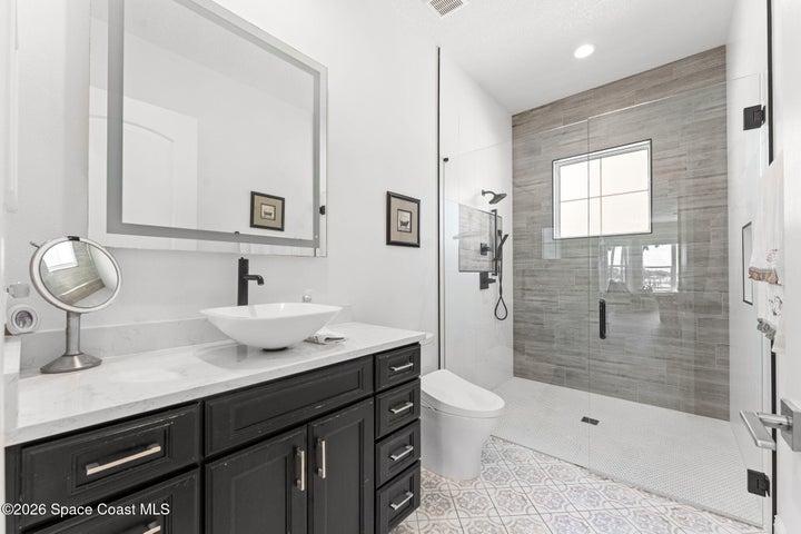 Bathroom 1 on 1st Floor