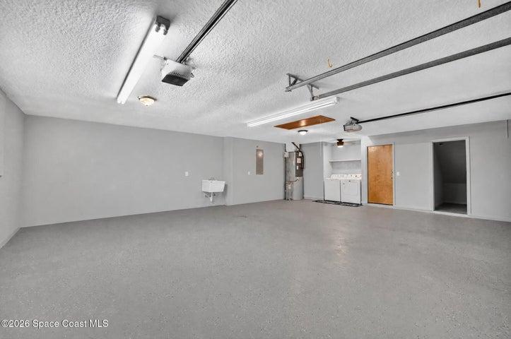 Huge clean garage