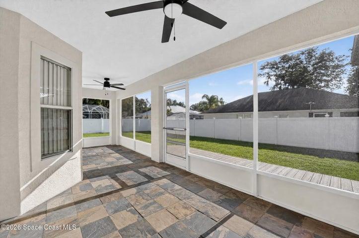 Tile screened in porch