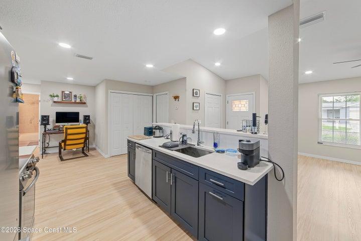 1003 Red Oak Circle, Brandon, FL, 33511 photo 13