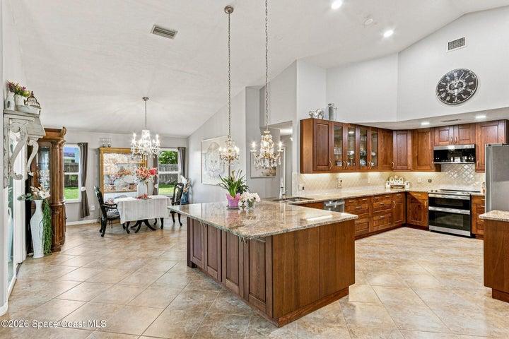 910 Brookshire Circle, Malabar, FL, 32950 photo 18