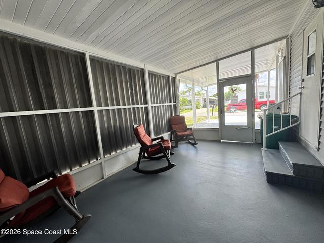 ground level side screen porch