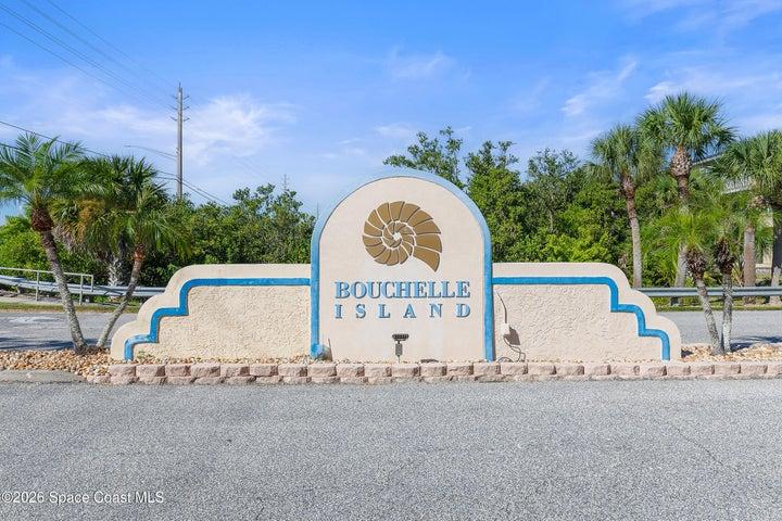 426 Bouchelle Drive 301, New Smyrna Beach, FL, 32169 photo 2