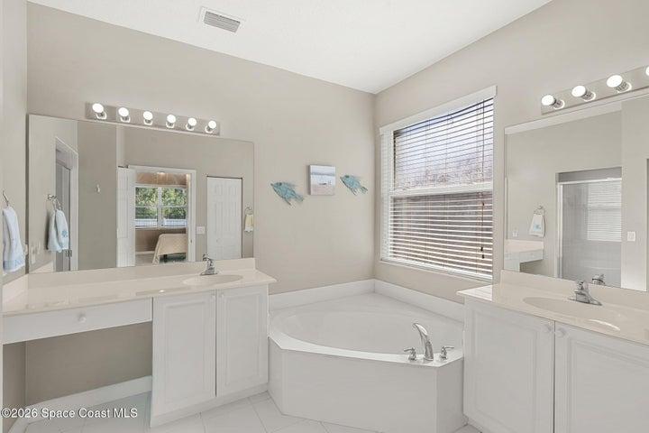 571 Gardendale Circle SE, Palm Bay, FL, 32909 photo 24