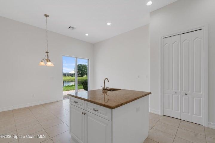 Island in kitchen