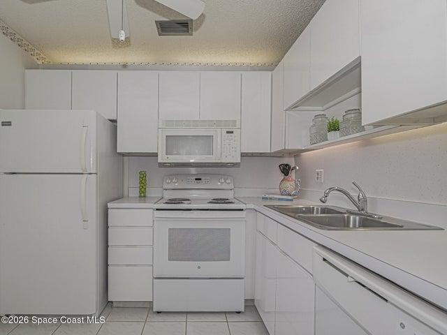50 Woodland Drive 202, Vero Beach, FL, 32962 photo 9