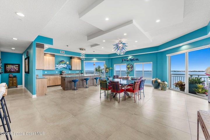 Reverse Box Custom Ceiling